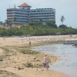 Sterilkan Pantai  Sanur, Desa Setempat Perketat Pintu Masuk