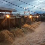 Jakarta-Depok Waspada! Banjir Kiriman Lewat Sungai Ciliwung Usai Bendungan Katulampa Bogor Siaga I