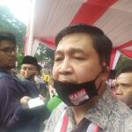 Disodor Surat Penangkapan, Ahmad Yani Melawan, “ Pasal yang Dituduhkan Apa?”