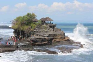 wisata-tanah-lot-bali (1)