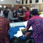 Rapat Pemilihan Bendesa Adat Pecatu Ricuh, Peserta Lempar Kertas ke Meja Pimpinan