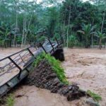 Banjir Terjang Banyuwangi, 1 Jembatan Putus