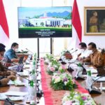 Presiden Joko Widodo memimpin rapat terbatas mengenai penanganan penyakit mulut dan kuku (PMK) di Istana Kepresidenan Bogor, Jawa Barat, Kamis, 23 Juni 2022. Foto: BPMI Setpres/Muchlis Jr