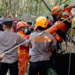 I Wayan Karya dievakuasi tim SAR