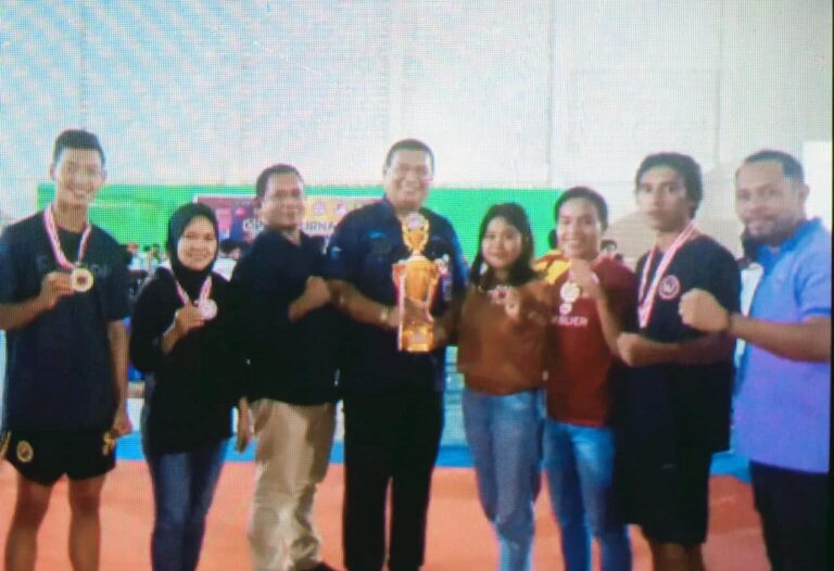 Lima Atlet Maluku Tengah mengikuti Kejuaraan Tournament Wushu Sanda Maluku, raih lima medali.