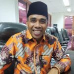 Keputusan pemerintah menghapus tenaga honorer disikapi serius, Ketua Komisi I DPRD Provinsi Maluku, Amir Rumra.