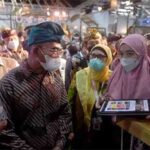 Foto Dokumen: Menko PMK Muhajir Effendi bersama sejumlah pejabat lainnya meninjau pameran ADEXCO di Nusa Dua Bali, Senin (23/5/2022). Foto: M-006)