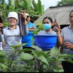 Ketua Tim Penggerak PKK Kabupaten Jembrana Ny. Candrawati Tamba mengapresiasi pelaksanan family farming (konsep kebun keluarga) sebagai wujud program halaman, asri, teratur, indah, dan nyaman (Hatinya) PKK yang dilaksanakan di Desa Baluk.