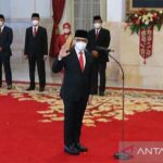 Presiden Joko Widodo melantik Abdullah Azwar Anas sebagai Menteri Pendayagunaan Aparatur Negara dan Reformasi Birokrasi (MenPAN-RB) di Istana Negara Jakarta, Rabu (7/9/2022).