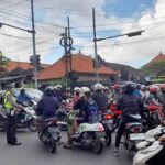 Personil Lantas Polsek Kuta Utara Tingkatkan Pelayanan Terhadap Pengguna Jalan.