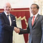 Presiden Jokowi bertemu dengan Presiden FIFA