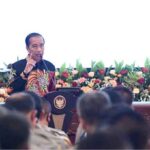 Presiden Joko Widodo menyampaikan sedikitnya lima arahan kepada jajaran Kepolisian Negara Republik Indonesia (Polri), mulai dari para pejabat utama Mabes Polri, kepala kepolisian daerah (kapolda), hingga kepala kepolisian resor (kapolres) seluruh Tanah Air di Istana Negara, Jakarta, pada Jumat (14/10/2022).