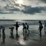 Anak anak Berkebutuhan Khusus melepas Tukik di Pantai Berawa