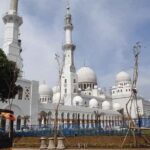 Masjid Raya Sheikh Al Zayed di Surakarta, Jawa Tengah.