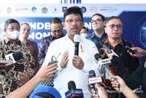 Menteri Komunikasi dan Informatika Johnny G. Plate usai acara Groundbreaking Ceremony Pembangunan Pusat Data Nasional (Strengthening of E-Government), di Cikarang, Bekasi, Jawa Barat, Rabu (09/11/2022) (Foto: kemeninfo/AYH)