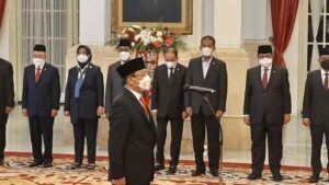 Presiden Jokowi melantik Mardiono sebagai Utusan Khusus Presiden.(Foto: Detik.com/Kanavino)