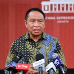Menpora Zainudin Amali menyampaikan keterangan pers terkait pertemuannya dengan Presiden Joko Widodo di Kompleks Istana Kepresidenan, Jakarta, pada Selasa (1/11/2022).