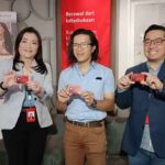 Bank OCBC NISP menghadirkan Global Wallet, fitur terbaru yang tersedia pada Kartu Debit Mastercard. Dengan kartu debit Global Wallet, nasabah NYALA OCBC NISP dan Premier Banking OCBC NISP dapat melakukan tarik tunai di ATM luar negeri serta bertransaksi belanja di berbagai negara dengan 11 mata uang asing.