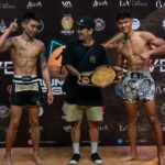 Prosesi timbang berat badan atlet Muaythai sebelum pertarungan digelar pada Minggu sore di parkir Mall Bali Galeria, Kuta, Bali. (Foto: Menitini/M-007)