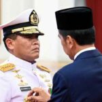 Presiden Joko Widodo melantik Laksamana Muhammad Ali sebagai Kepala Staf Angkatan Laut (KSAL) di Istana Negara, Jakarta, pada Rabu, (28/12/2022).