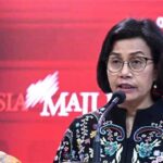 Menteri Keuangan Sri Mulyani menyampaikan keterangan persnya di Kantor Presiden, Jakarta, pada Kamis, 1 Desember 2022.