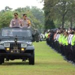 Gelar pasukan Operasi Lilin Agung 2022 Polda Bali yang digelar di Lapangan Niti Mandala Renon, Kamis (22/12/2022). (Foto: Menitini/M-011)