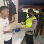 Polsek Denpasar Selatan bersama dengan perangkat kelurahan Pedungan melaksanakan kegiatan patroli sekaligus penertiban penduduk pendatang dengan lokasi di seputaran Jalan Pulau Belitung, Jalan Pulau Singkep, Jalan Pulau Saelus dan Jalan Pulau Bungin Kelurahan Pedungan Denpasar Selatan. Kamis (7/12) malam