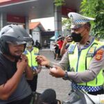 Polisi melakukan teguran lisan