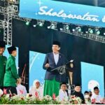 Presiden Joko Widodo menghadiri Festival Tradisi Islam Nusantara yang diselenggarakan di Stadion Diponegoro, Kabupaten Banyuwangi, Provinsi Jawa Timur, pada Senin (9/1/2023).