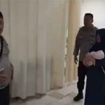 Polisi mendatangi TKP dan membawa Bay ke Rumah Sakit Bhayangkara, Tantui Ambon, untuk mendapat perawatan medis.