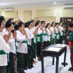 Pengurus Wanita Hindu Dharma Indonesia (WHDI) Kabupaten Jembrana masa bhakti 2023 - 2028 resmi dilantik, Kamis (9/2) di Ruang Rapat Lantai II Jimbarwana Kantor Bupati Jembrana.