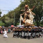 Sebanyak 15 ogoh-ogoh terbaik perwakilan dari masing-masing kecamatan mengikuti parade dan lomba ogoh-ogoh di Catus Pata kota Negara, Selasa (21/3).