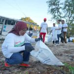 Sambut Pelaksanaan KTT ASEAN 2023, Kolaborasi Telkomsel Jaga Bumi Bersama PlusTik Ajak Komunitas Lokal Bersihkan Pantai dan Kumpulkan Sampah Cangkang Kemasan Kartu SIM di Labuan Bajo