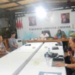 Para tokoh penyanding pasar Negara saat sosialisasi dengan bupati Jembrana jumat malam (23/6/2023) di rumah jabatan bupati Jembrana. (Foto: Istimewa)