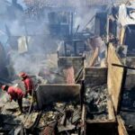 Puluhan rumah di Jalan Kartini Denpasar ludes terbakar.