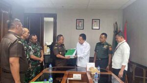 Tim Penyidik Koneksitas JAM PIDMIL telah melakukan pelimpahan berkas ke-3 (Tahap I) dalam perkara dugaan korupsi dana Tabungan Wajib Perumahan Angkatan Darat (TWP AD) berkas ke-3 kepada Tim Penuntut Koneksitas JAM PIDMIL, Rabu (21/6/2023)