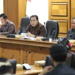 Komisi IV DPRD Badung menggelar rapat koordinasi dengan pihak eksekutif terkait dana hibah untuk sekaa teruna, Selasa (4/7/2023). (Foto: Istimewa)