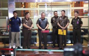 Piusat penerangan Hukum Kejagung RI saat memberikan keterangan kepada awak media, Senin (25/7/2023)