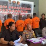 Kapolres Pulau Buru AKBP Nur Rahman dalam Konferensi Pers di Gedung Sat Reskrim Polres Pulau Buru, Kamis (13/72023). Foto Humas Polres Pulau Buru. (Foto:\M-009)