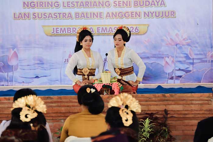 Salah satu Peserta lomba Utsawa Dharma Gita unjuk kebolehan.