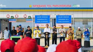 Presiden Jokowi meresmikan Jalan Tol Ciawi-Sukabumi ruas Cigombong-Cibadak di Gerbang Tol Parungkuda, Kabupaten Sukabumi, Provinsi Jawa Barat Jumat (4/8/2023) (Foto: BPMI Setpres/Laily Rachev)