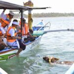 Pemkab Jembrana Gelar Upacara Melabuh Gentuh Uncal Balung di Pantai Muara Perancak