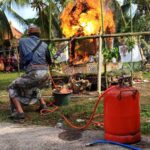 Dua Orang Alami Luka Bakar akibat Terkena Ledakan Kompor Mayat dalam Prosesi Ngaben di Jembrana